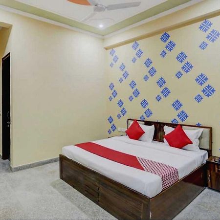 Hotel O Dahleez Noida Exterior photo