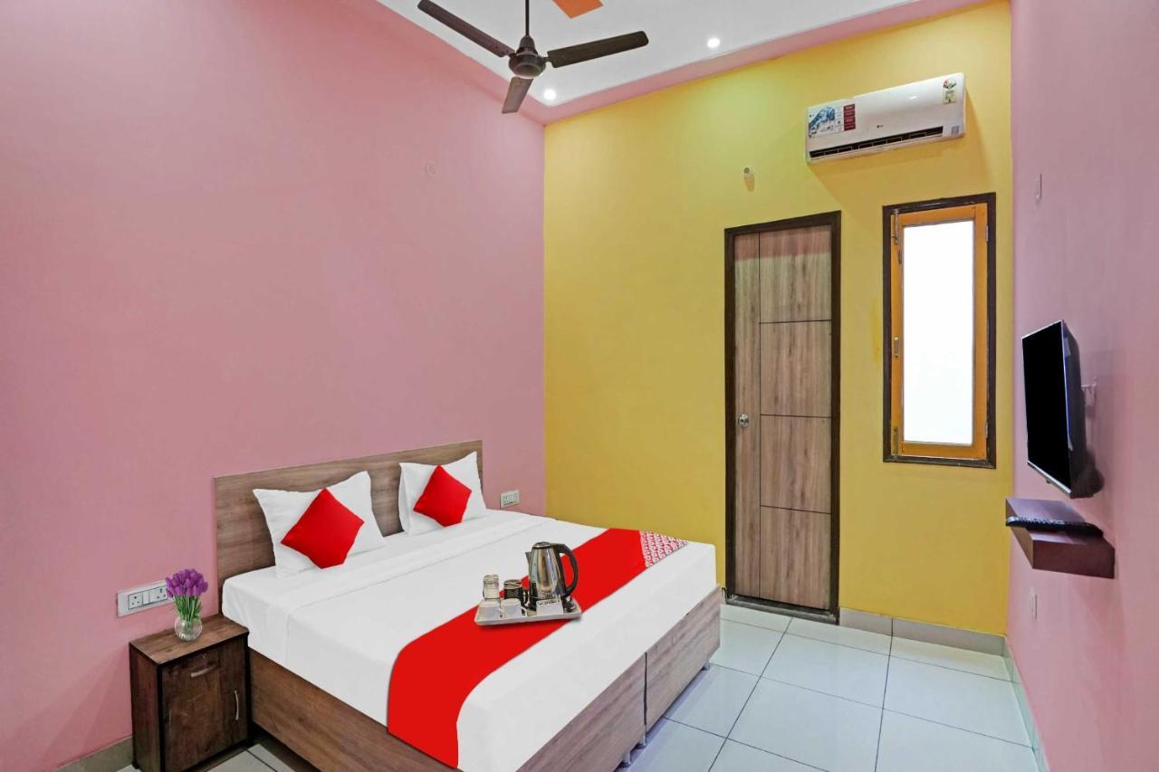 Hotel O Dahleez Noida Exterior photo