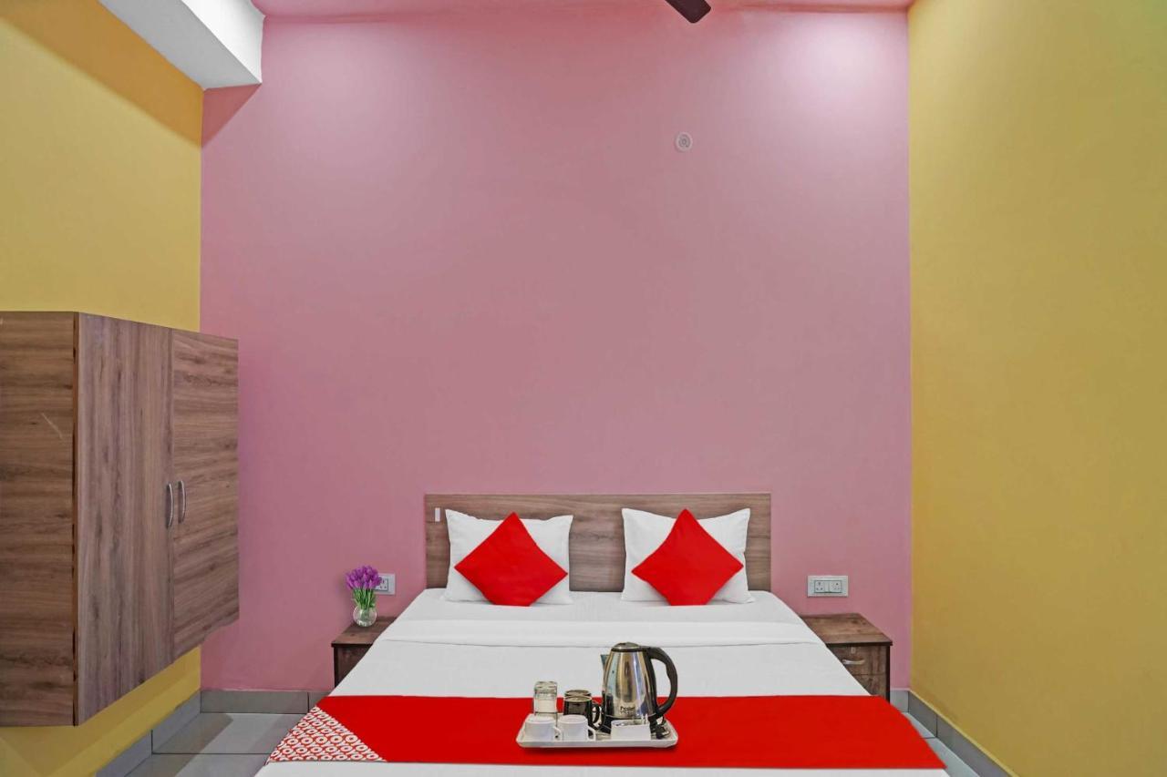 Hotel O Dahleez Noida Exterior photo