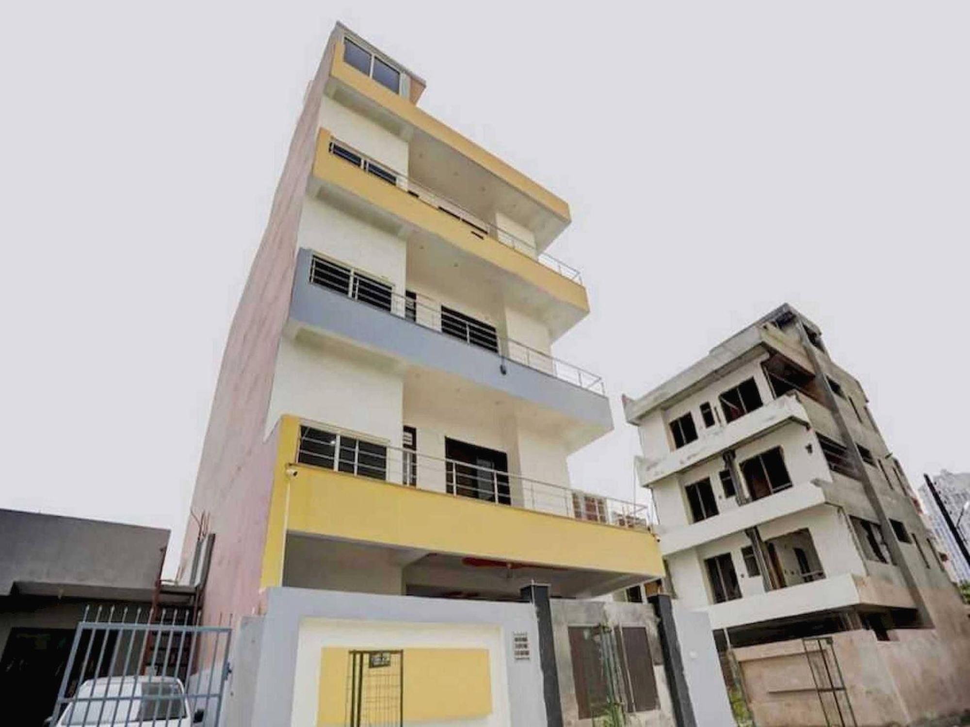 Hotel O Dahleez Noida Exterior photo